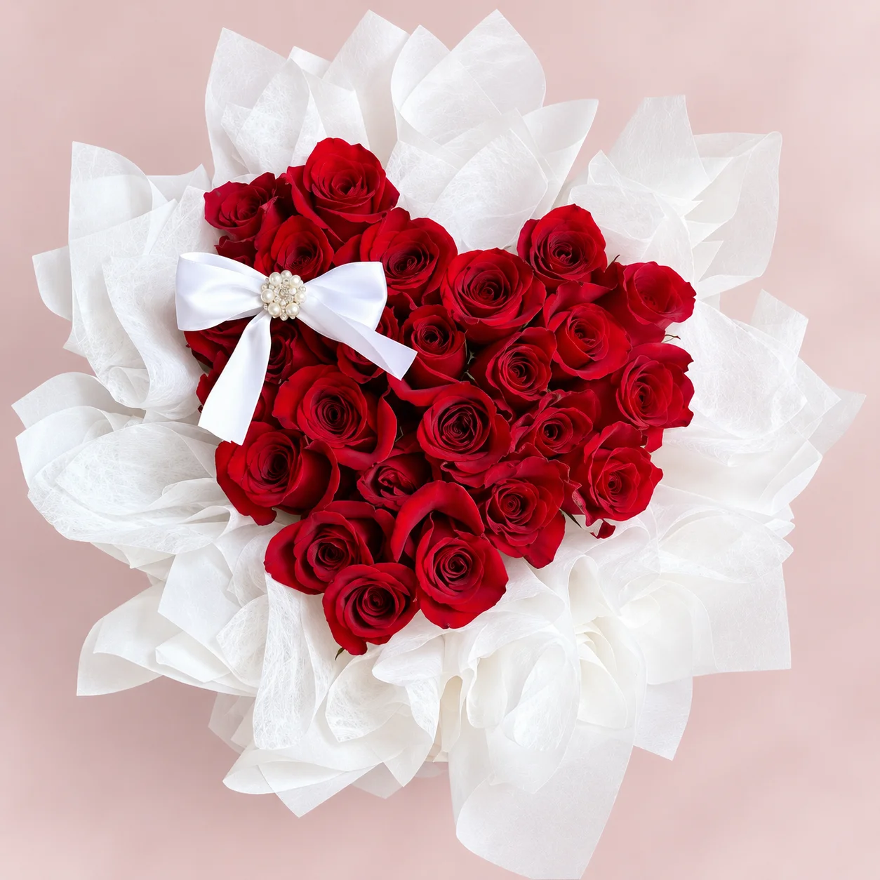 Corazón de rosas rojas